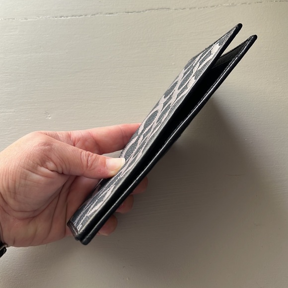 Coach checkbook cover - Picture 7 of 8